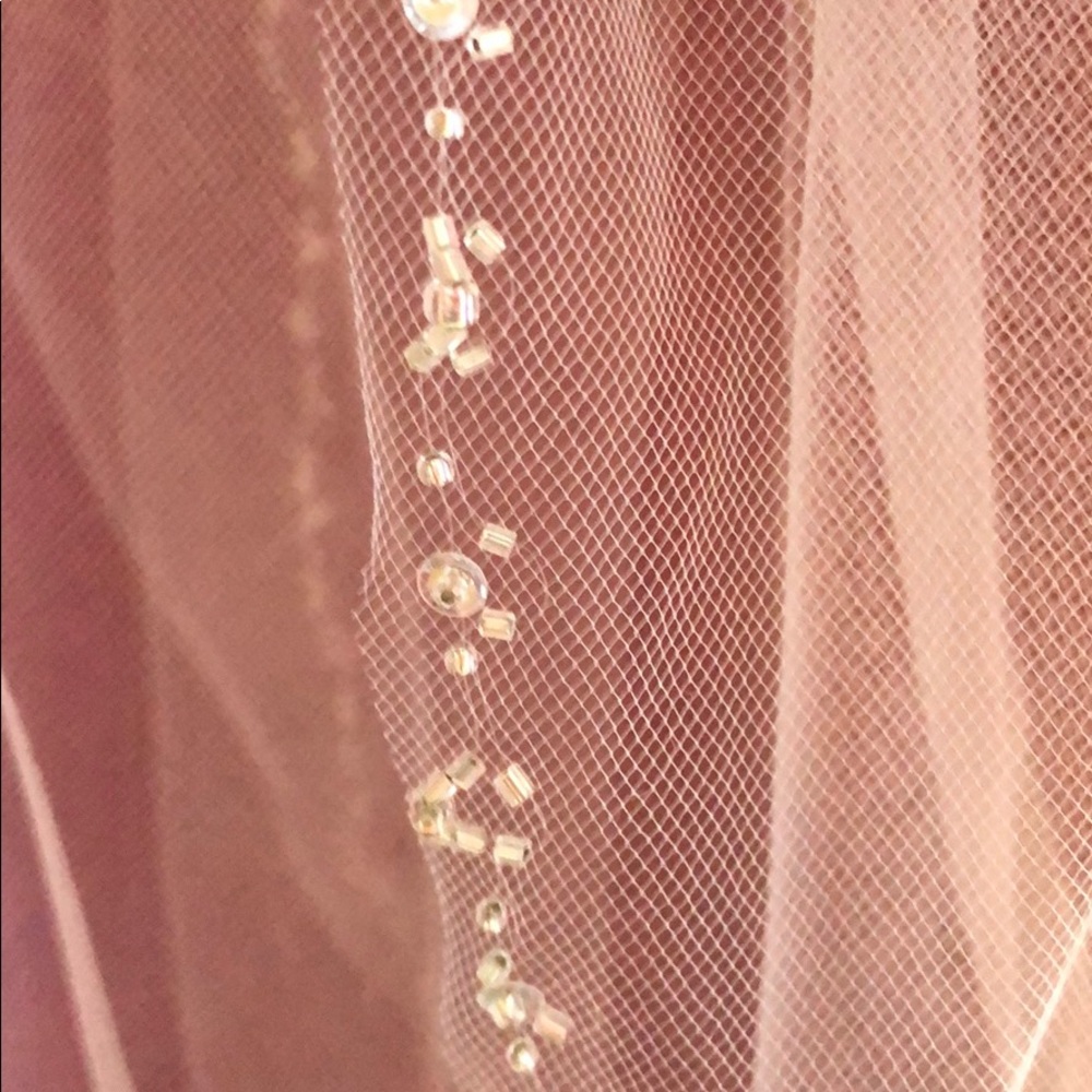 Ivory veil with comb